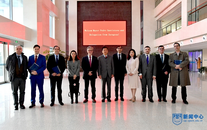 nEO_IMG_QCD_1103.jpg nEO_IMG_QCD_1103.jpg