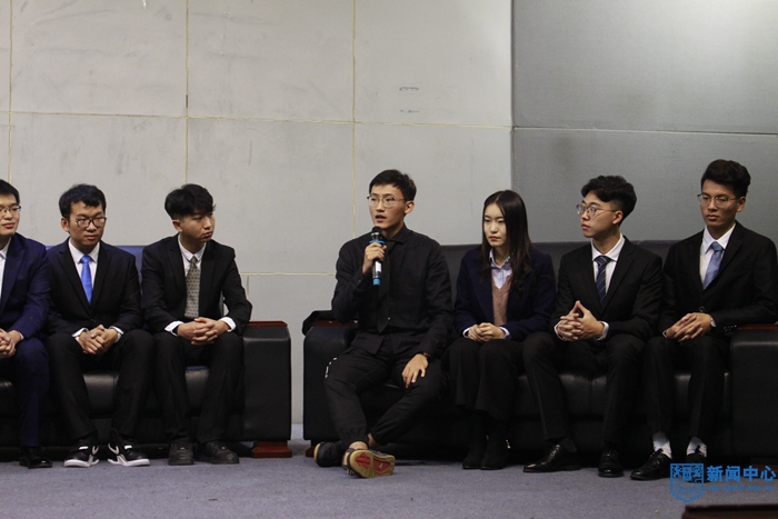 校紅十字會舉辦防艾公益微電影《把“艾”說給你聽》首映儀式 (2).JPG 校紅十字會舉辦防艾公益微電影《把“艾”說給你聽》首映儀式 (2).JPG