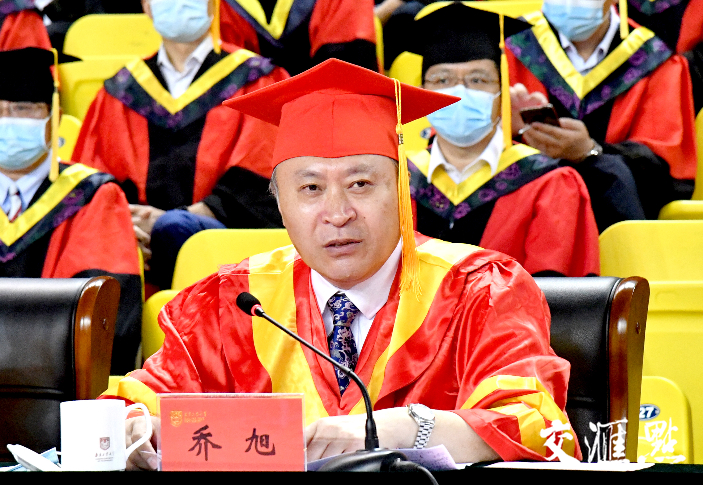 校長喬旭祝福畢業生：用奮斗的青春書寫人生華美篇章