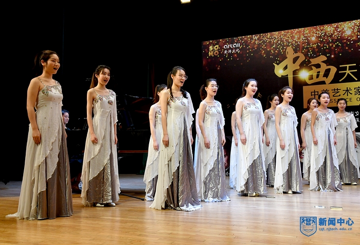 nEO_IMG_QCD_2661.jpg nEO_IMG_QCD_2661.jpg