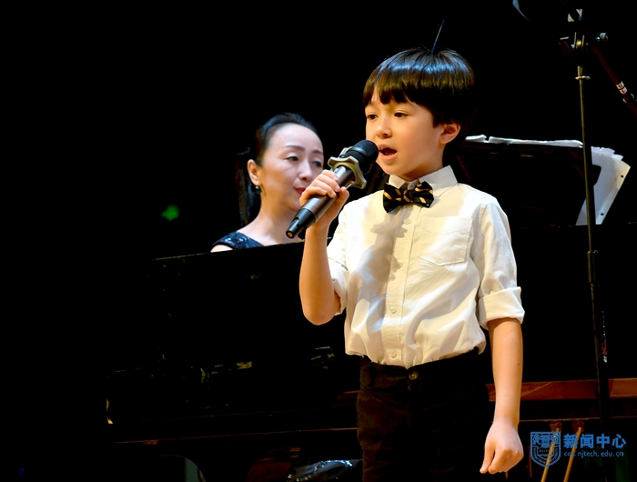 nEO_IMG_QCD_2718.jpg nEO_IMG_QCD_2718.jpg