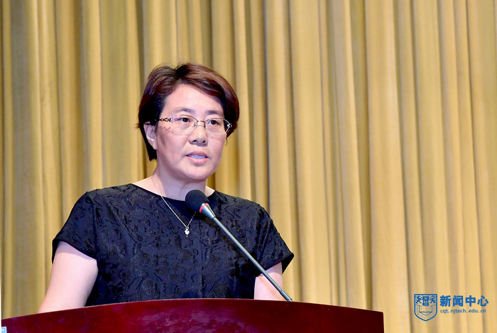 8邢衛紅副校長做題為《深刻把握科技工作在高水平大學建設中的任務和使命》的講話.jpg