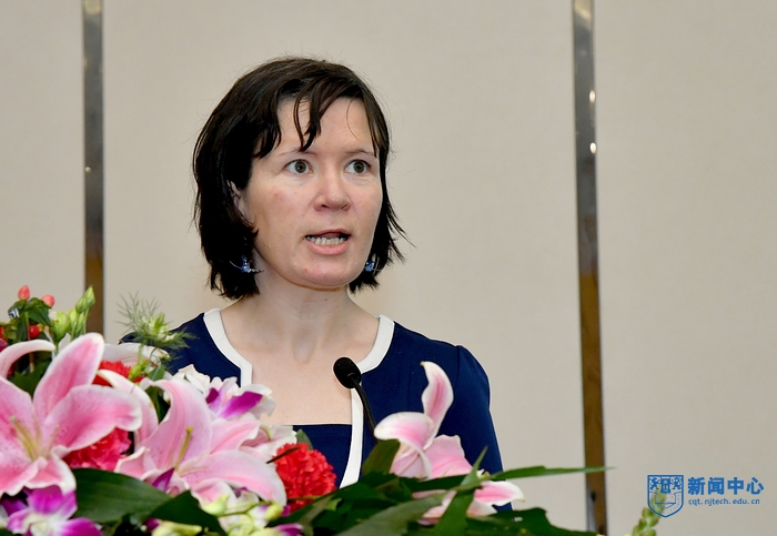 nEO_IMG_QCD_1001.jpg nEO_IMG_QCD_1001.jpg