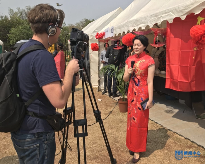 約堡孔院中方院長接受中國國際廣播電臺英文采訪3.jpg 約堡孔院中方院長接受中國國際廣播電臺英文采訪3.jpg